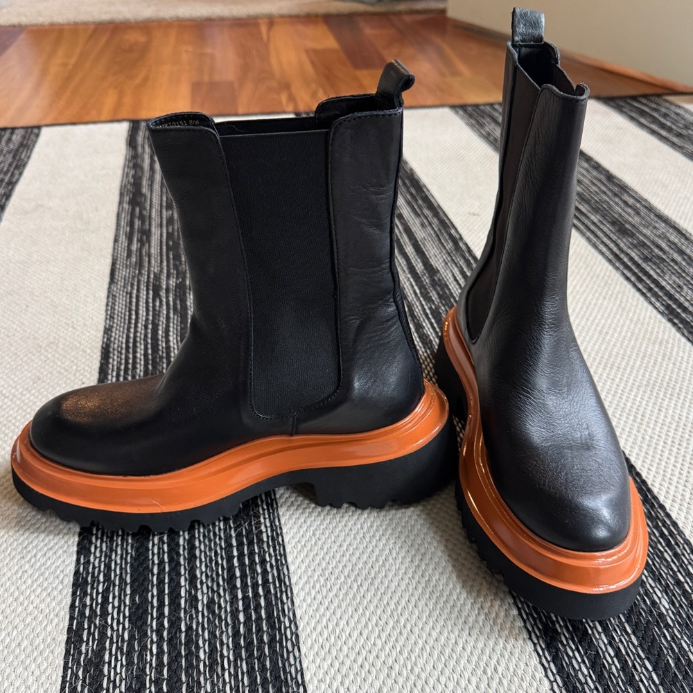 Steve Madden women’s Buxton Black Leather Upper Ankle Boots size 7m
